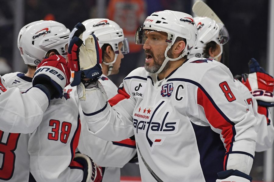 Deadspin | Alex Ovechkin continues to chase history as Caps host Utah