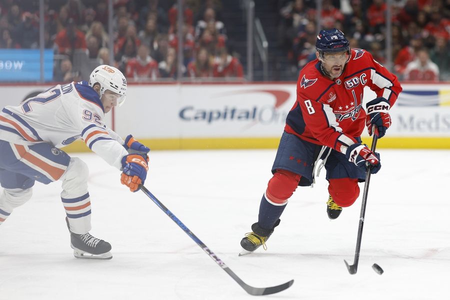 Deadspin | Alex Ovechkin guides red-hot Capitals against Flames