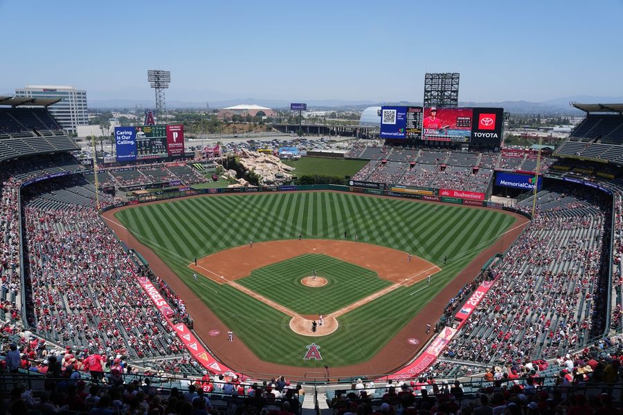 Deadspin | Angels extend stadium lease through 2032