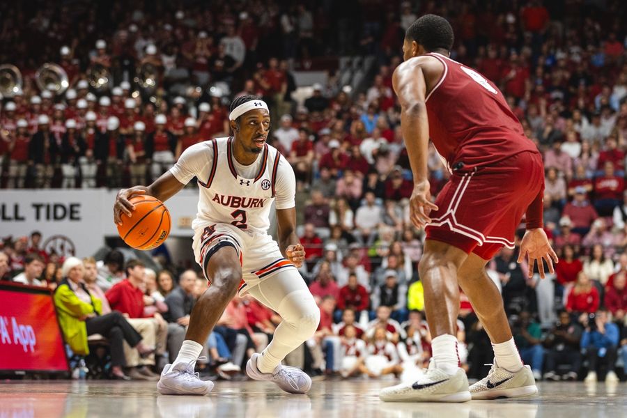 Deadspin | Arkansas, desperate for defining win, faces No. 1 Auburn