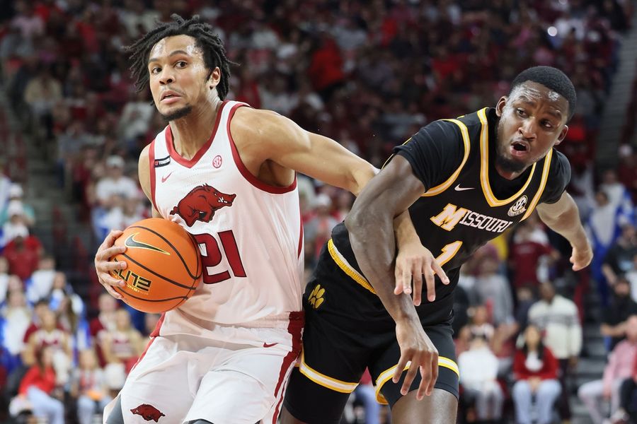 Deadspin | Arkansas erases 2nd-half deficit, upends No. 15 Missouri