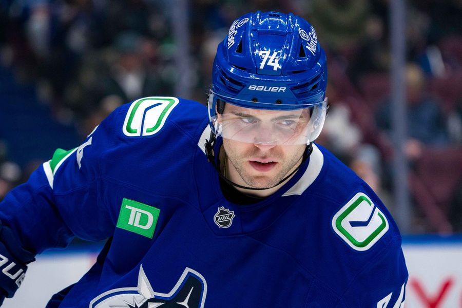 Deadspin | Canucks, 'rusty' after break, look for victory at Utah