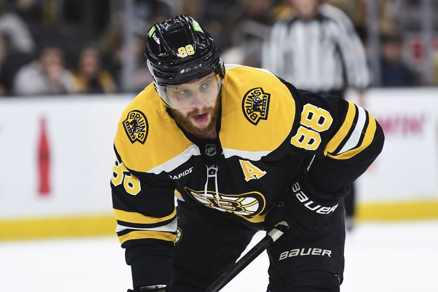 Deadspin | David Pastrnak, hot Bruins look for valuable points vs. Rangers