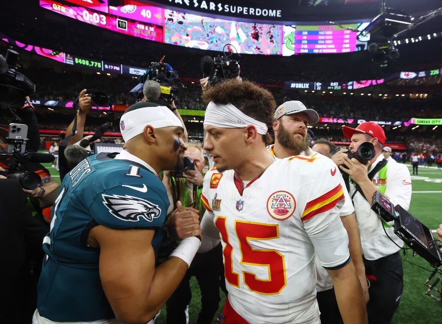 Deadspin | Eagles, Chiefs, Ravens jockey for shortest odds for Super Bowl LX