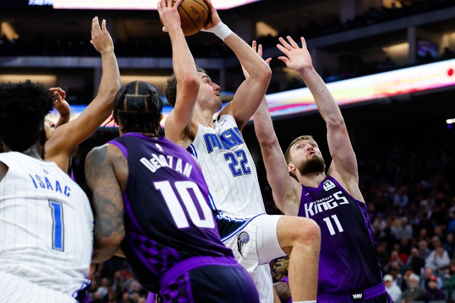 Deadspin | Franz Wagner, Paolo Banchero lead Magic past Kings