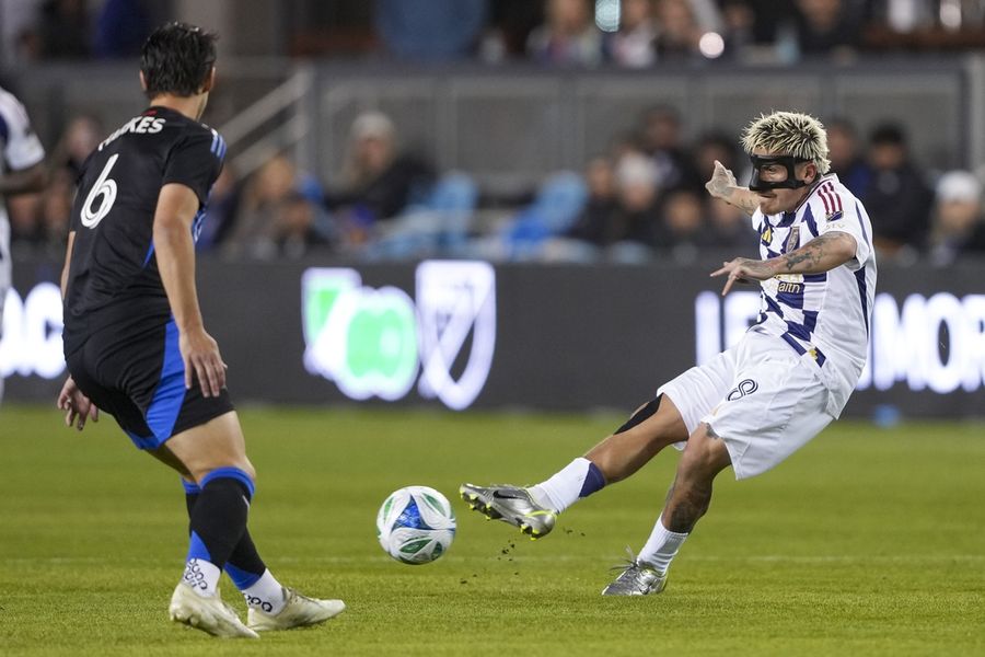 Deadspin | Jamar Ricketts' first goal highlights Quakes' rout of RSL