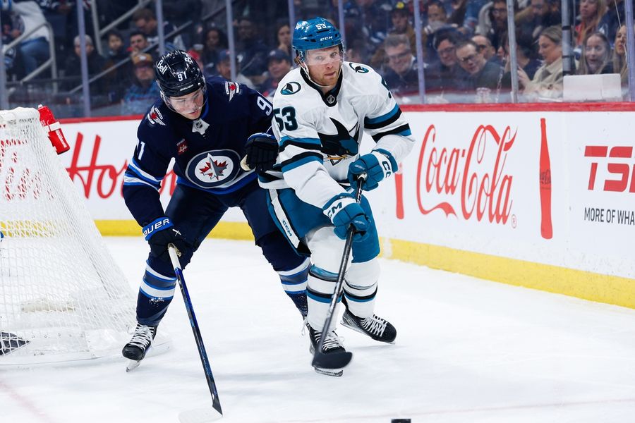 Deadspin | Jets score late to force OT, win on Mark Scheifele goal over Sharks