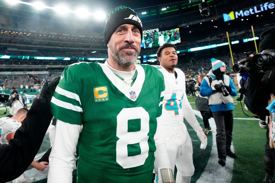 Deadspin | Jets split from QB Aaron Rodgers, wish him well