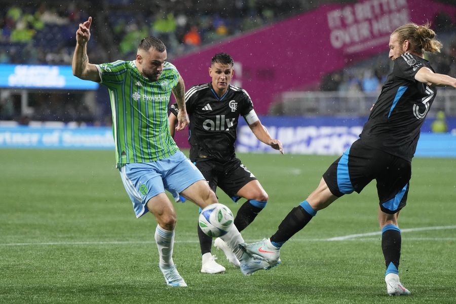 Deadspin | Jordan Morris tallies brace in Sounders' draw vs. Charlotte FC