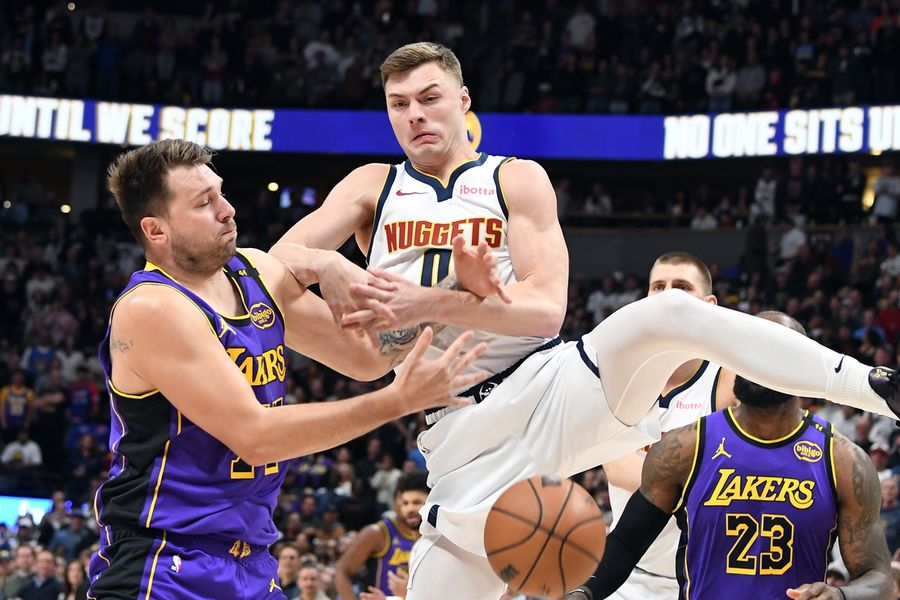 Deadspin | Luka Doncic, LeBron James combine for 57 points as Lakers halt Nuggets' win streak