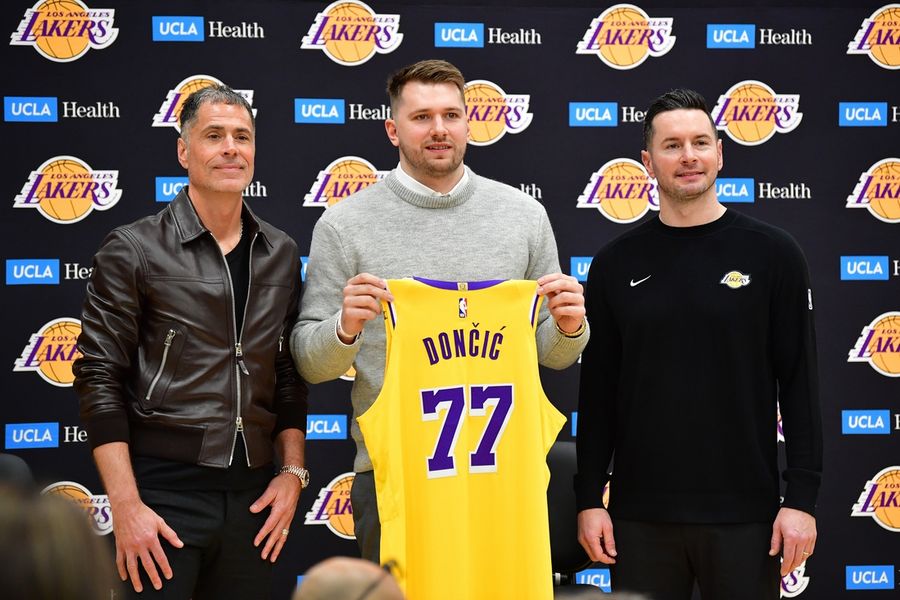 Deadspin | Luka Doncic expected to make Lakers' debut on Monday