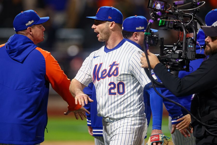 Deadspin | Mets bring back All-Star 1B Pete Alonso on 2-year contract