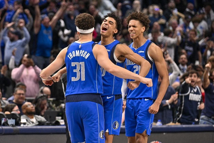 Deadspin | New-look Mavs hope to enter break on high note