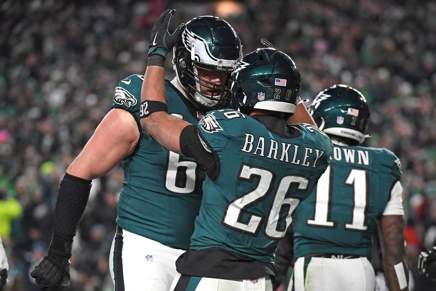 Deadspin | Newcomers drive Eagles' U-turn, Super Bowl return