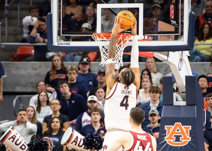 Deadspin | No. 1 Auburn searches for shooting touch vs. Georgia