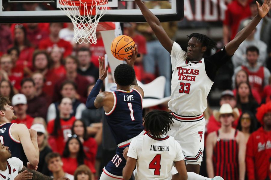 Deadspin | No. 13 Texas Tech chases season sweep at No. 20 Arizona