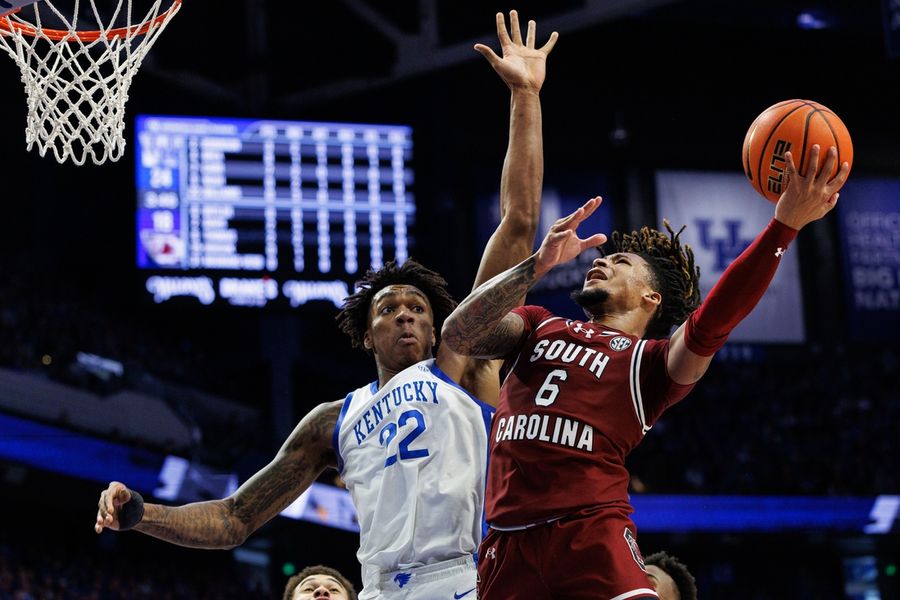 Deadspin | No. 14 Kentucky gets much-needed win over South Carolina