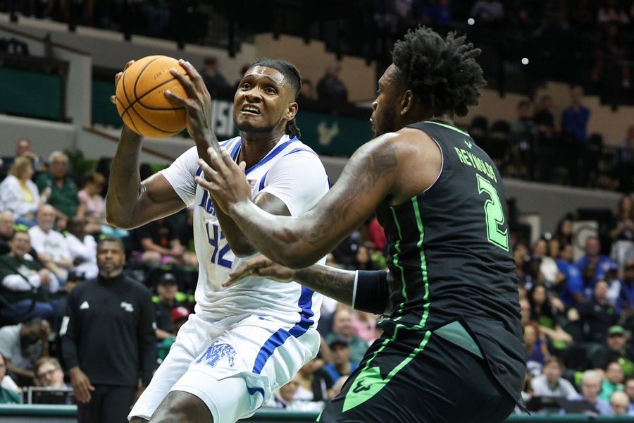 Deadspin | No. 14 Memphis overcomes poor shooting to beat South Florida