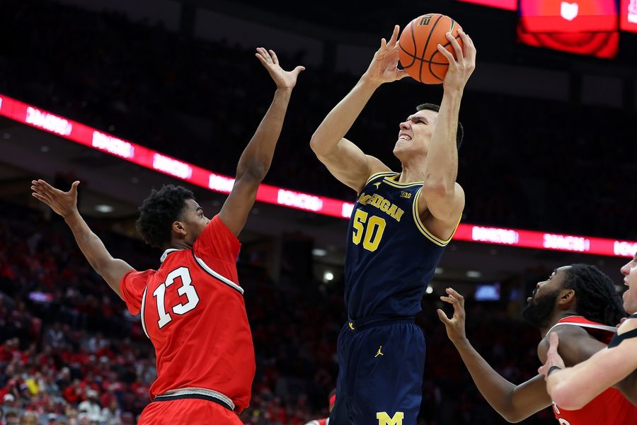 Deadspin | No. 20 Michigan holds off Ohio State to extend Big Ten lead