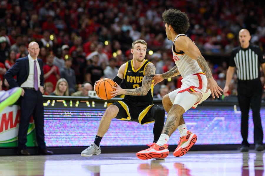 Deadspin | No. 25 Maryland storms away in second half, beats Iowa 101-75