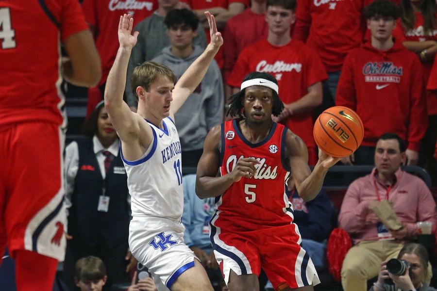 Deadspin | No. 25 Ole Miss leans on strong first half to top No. 14 Kentucky