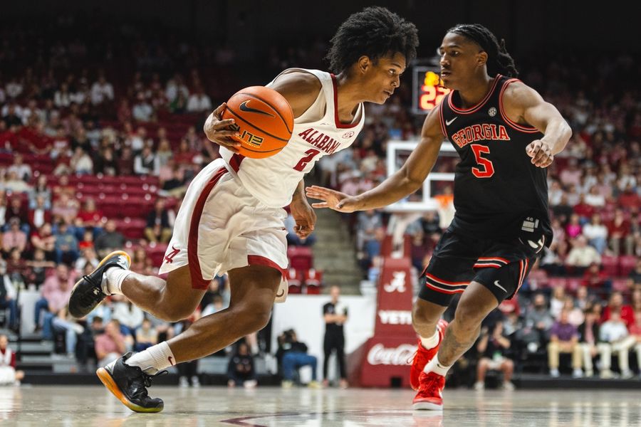 Deadspin | No. 3 Alabama faces Arkansas, attempts to continue torrid run