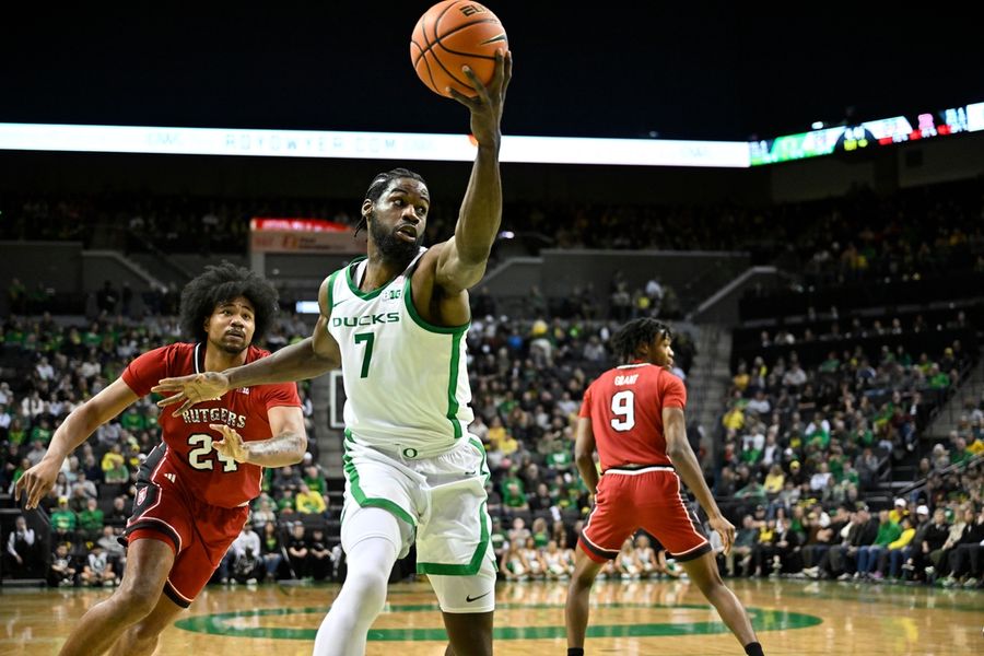 Deadspin | Oregon pulls away from fading Rutgers