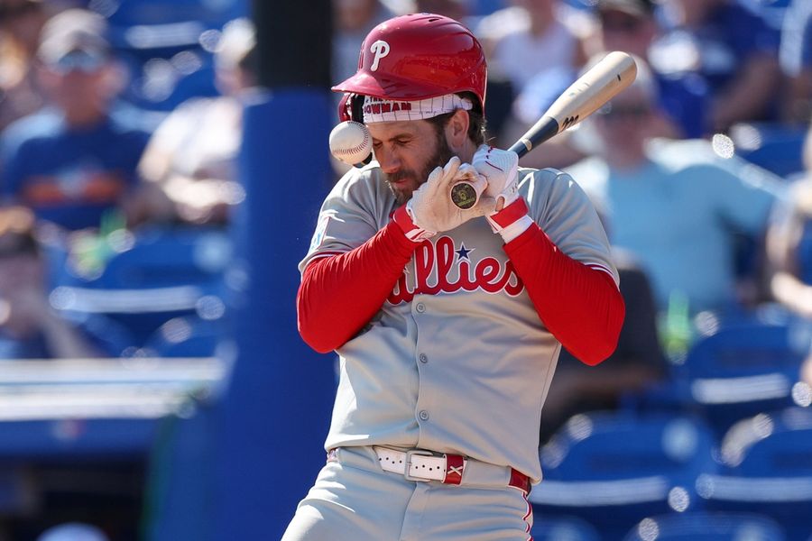 Deadspin | Phillies 1B Bryce Harper exits after HBP