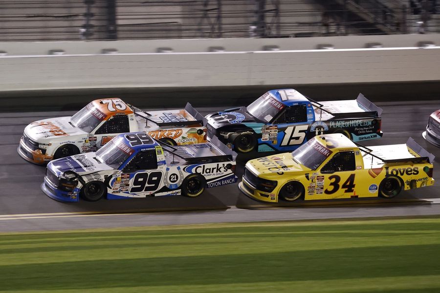 Deadspin | Report: Dodge looks to rejoin NASCAR Truck Series