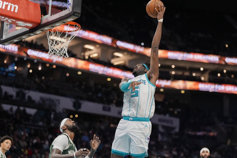 Deadspin | Report: Hornets challenging C Mark Williams' failed physical