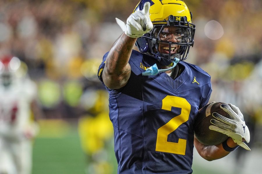 Deadspin | Report: Michigan duo won't work out at Combine