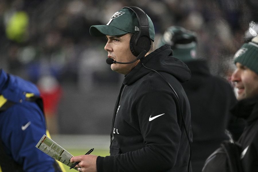 Deadspin | Report: Saints set to hire Eagles OC Kellen Moore as head coach