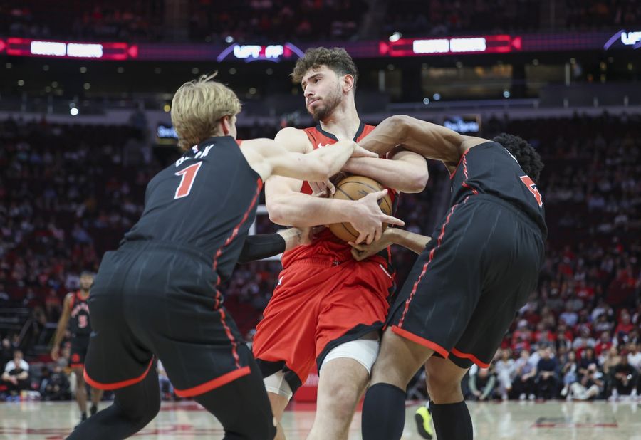 Deadspin | Rockets halt skid, but Alperen Sengun exits vs. Raptors