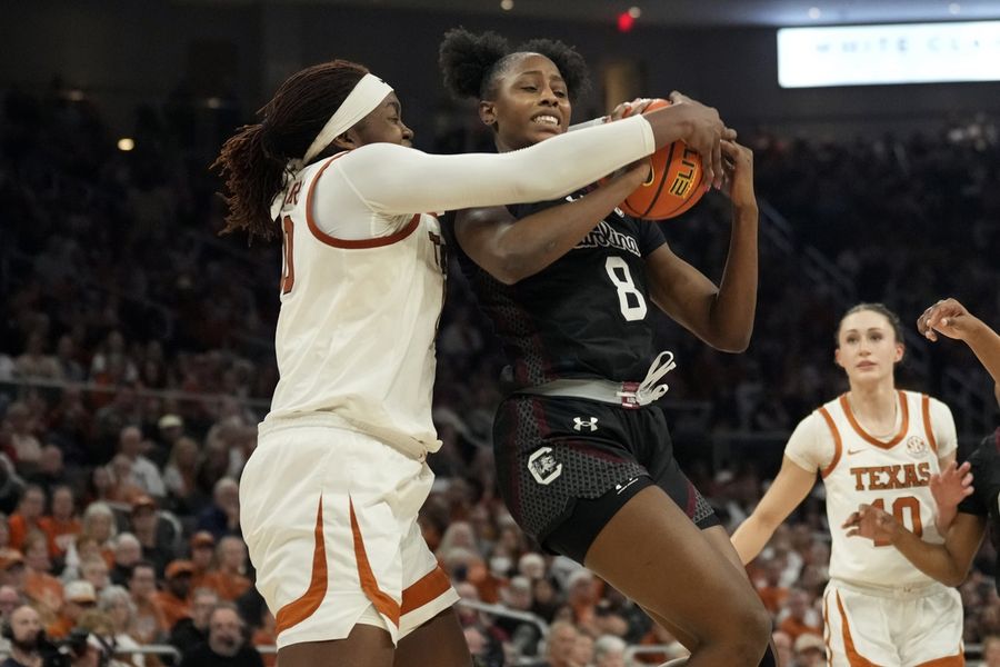 Deadspin | Roundup: No. 4 Texas ends No. 2 South Carolina's win streak