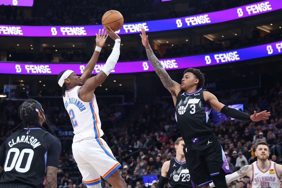 Deadspin | Shai Gilgeous-Alexander, Thunder throttle Jazz