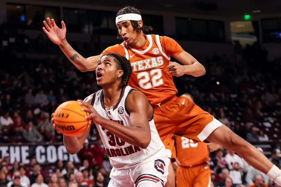 Deadspin | South Carolina ends SEC drought, cruises past Texas