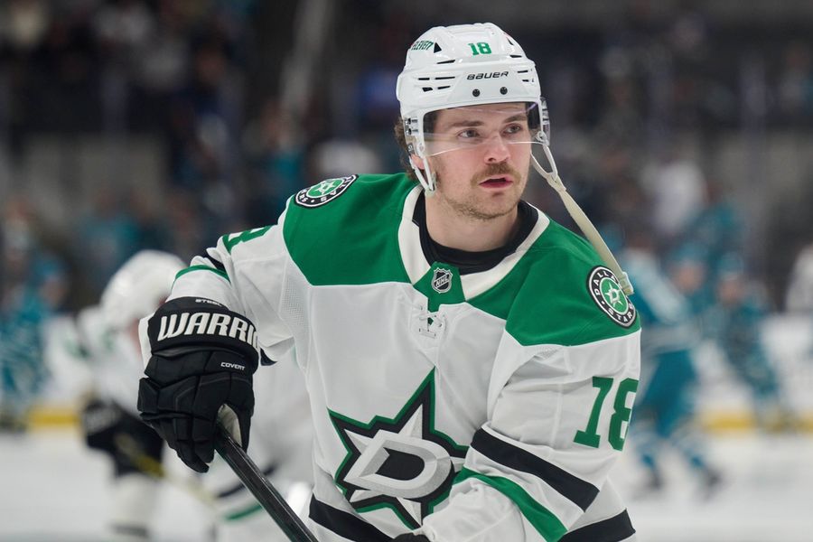 Deadspin | Stars sign F Sam Steel to 2-year, $4.2M extension