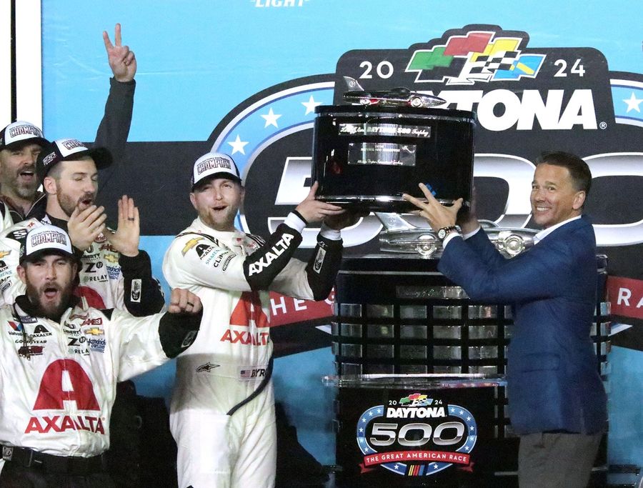 Deadspin | Stubbs: 5 Daytona 500 storylines to watch