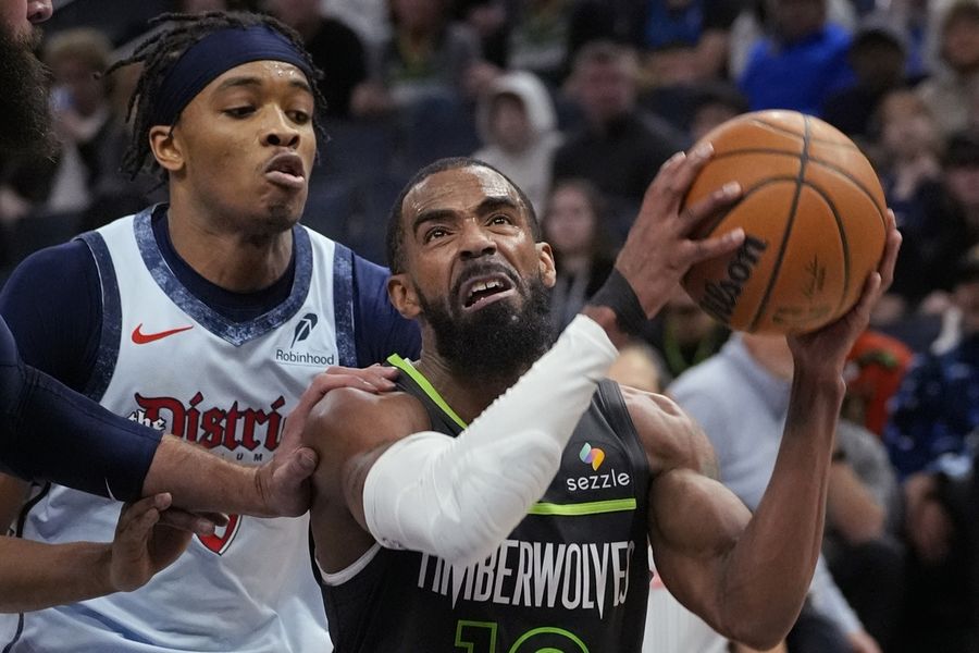 Deadspin | Timberwolves, Bulls await trade deadline with interest