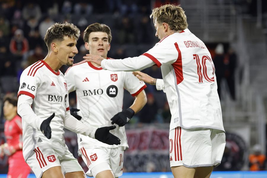 Deadspin | Toronto FC's promising road trip continues in Orlando