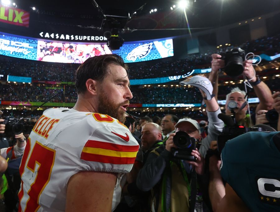 Deadspin | Travis Kelce sets Super Bowl catches record, but will he return to Chiefs?