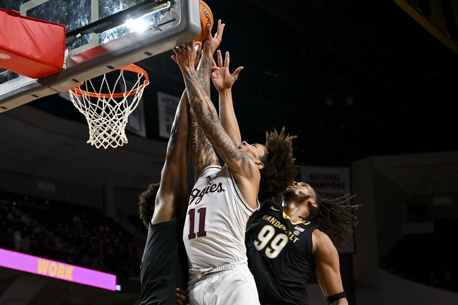 Deadspin | Vanderbilt hangs on to take down No. 12 Texas A&M