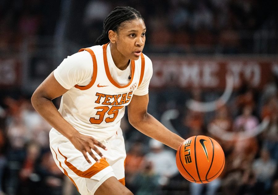 Deadspin | Women's Top 25 roundup: No. 3 Texas handles No. 8 Kentucky