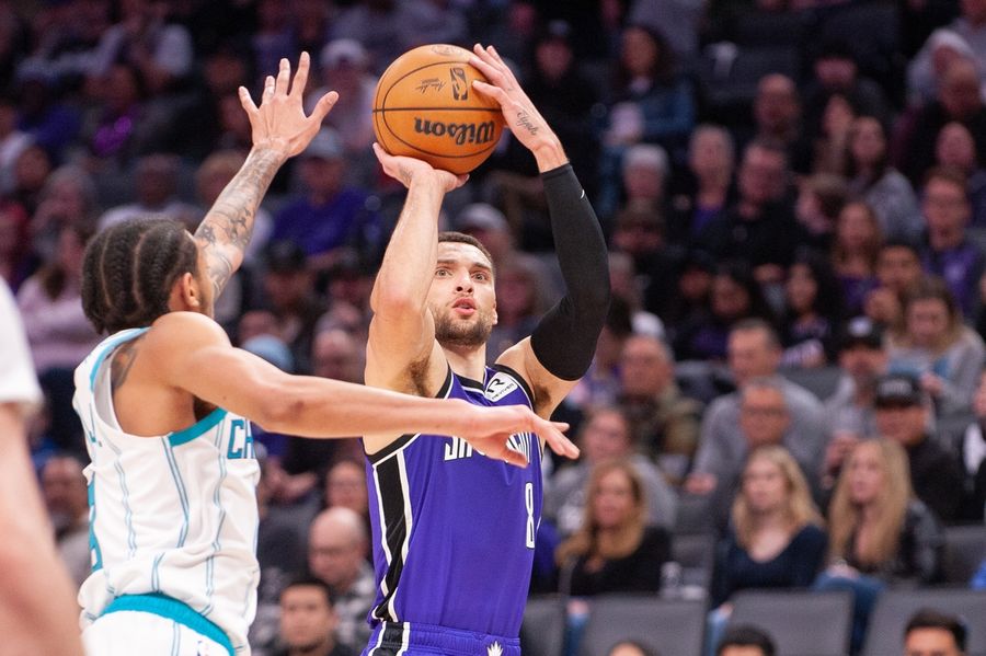 Deadspin | Zach LaVine logs season-high 42 to lead Kings' rout of Hornets