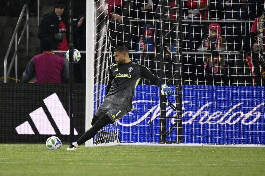 Deadspin | Zack Steffen nets Colorado a point in game dominated by St. Louis