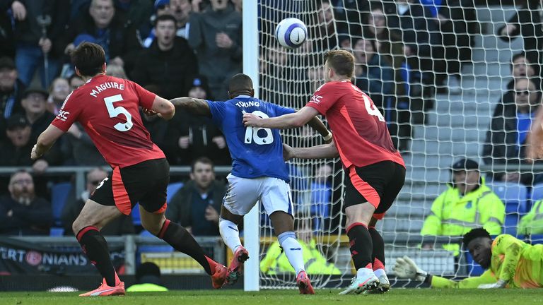 Everton 2-2 Manchester United: Bruno Fernandes inspires comeback but Toffees rue late penalty being overturned