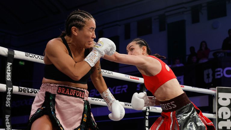 Karriss Artingstall: Raven Chapman fight should be for women’s British championship