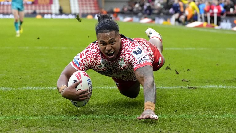 Leigh Leopards 24-10 Huddersfield Giants: David Armstrong and Tesi Niu score first Super League tries in Leigh win