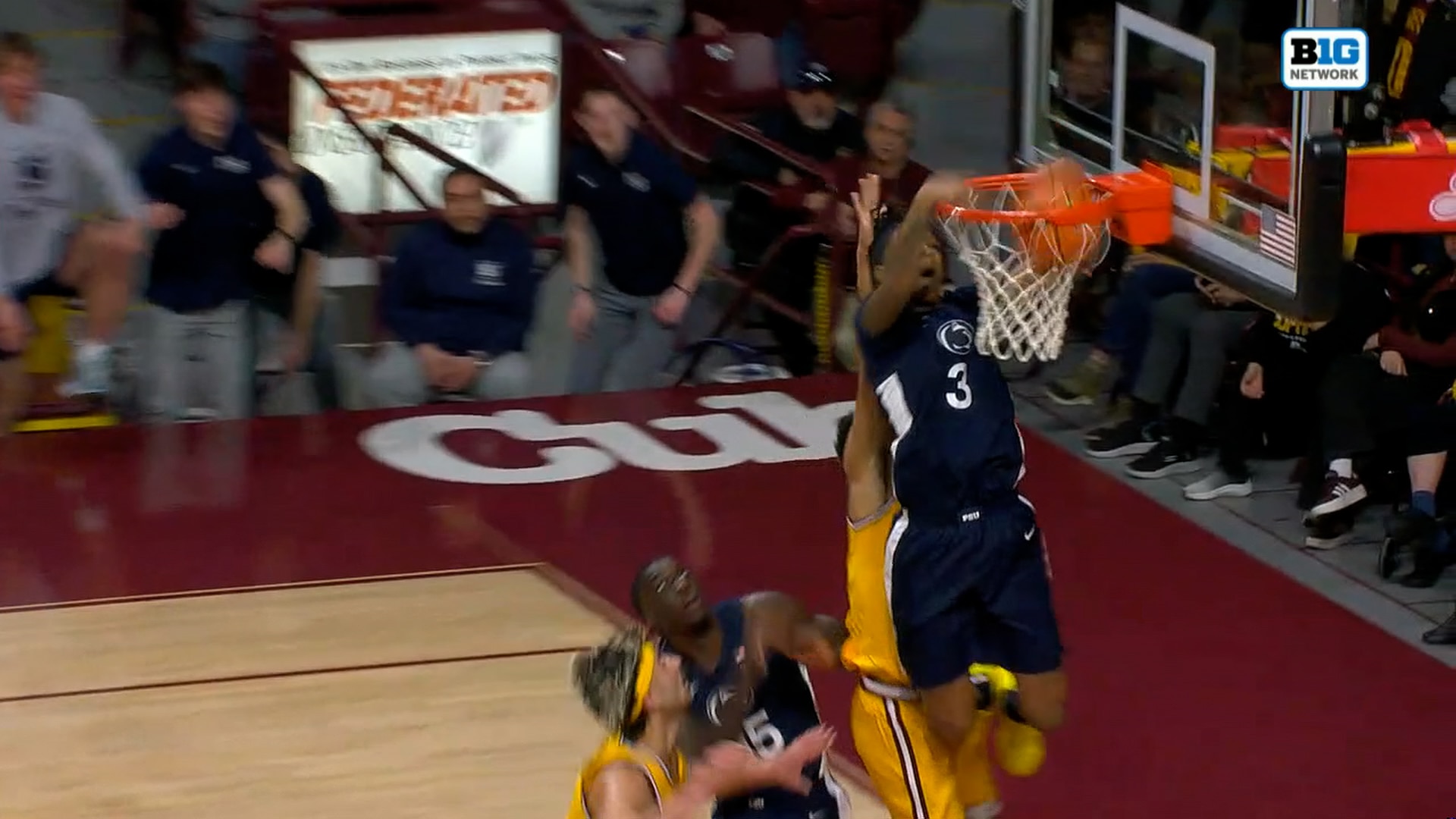 Penn State's Nick Kern throws down vicious alley-oop to extend lead against Minnesota