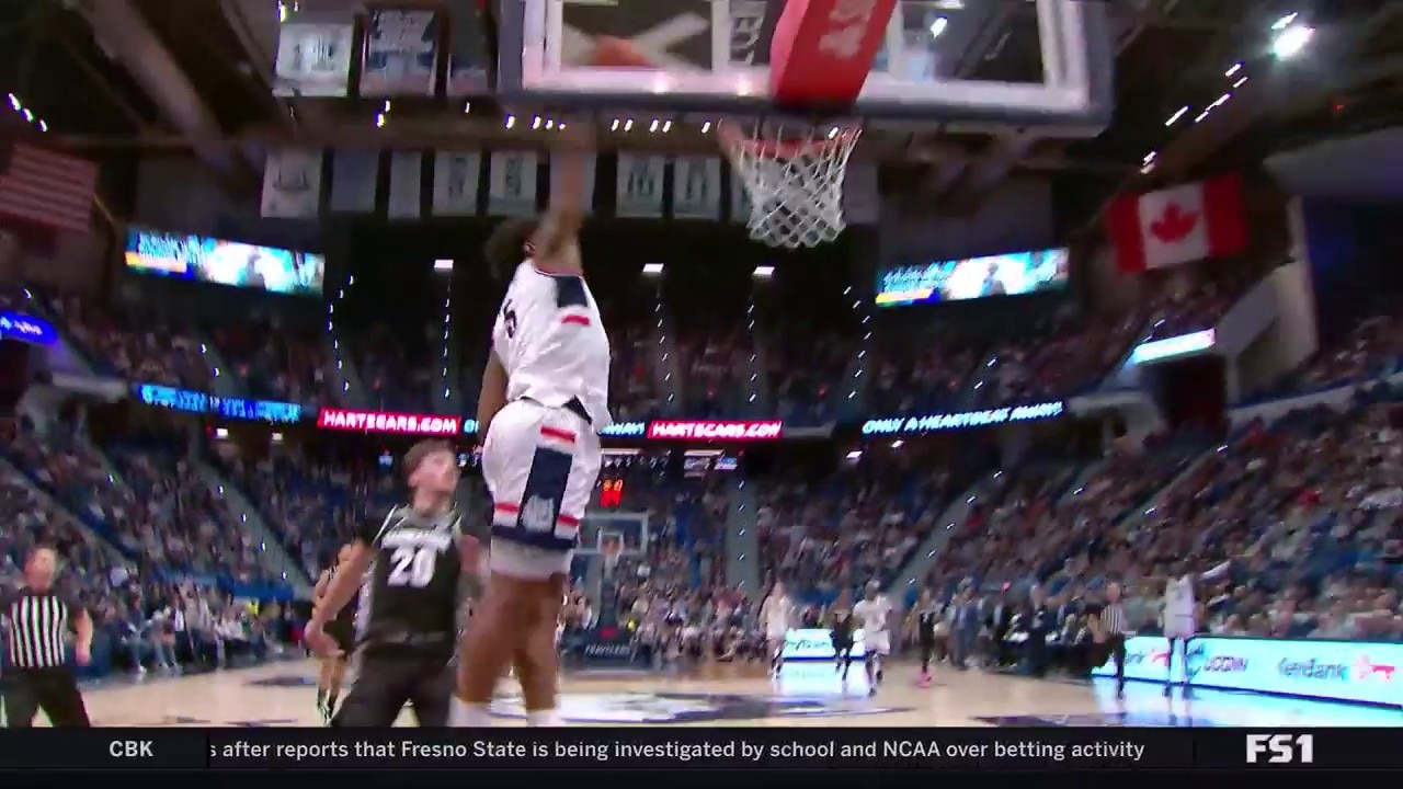 UConn's Tarris Reed Jr. forces turnover and throws down slam dunk against Georgetown